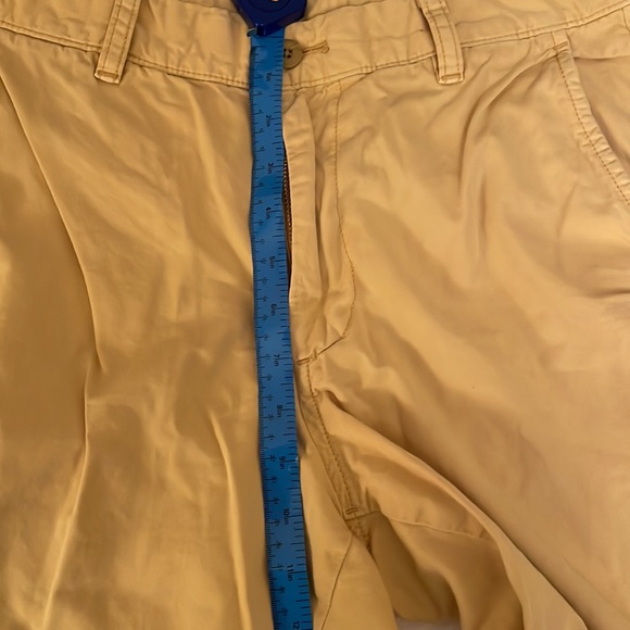 Mens size S. uniqlo flat front shorts mustard colour. Good used condition - Picture 5 of 11